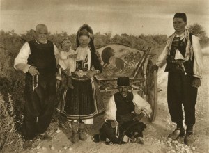 Kucovlah family, early 20th century.
