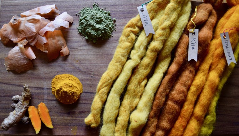 Various colours obtained using onion (luk), henna (kna) and turmeric tubers or powder (zerdešap)